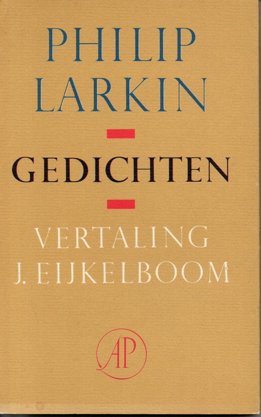 Couverture de livre texturée marron avec texte bleu et blanc : Philip Larkin Gedichten, traduction J. Eijkelboom et logo AP.