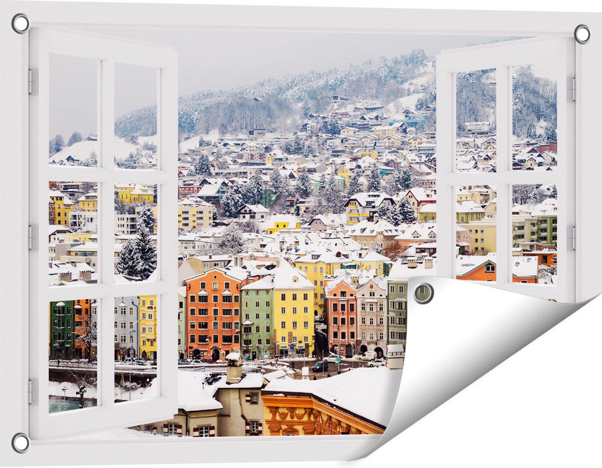 Gards Tuinposter Doorkijk Gekleurde Huisjes met Sneeuw in Oostenrijk - 60x40 cm - Tuindoek - Tuindecoratie - Wanddecoratie buiten - Tuinschilderij Wit