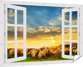 Gards Tuinposter Doorkijk Kudde Schapen op het Gras bij Zonsondergang - 180x120 cm - Tuindoek - Tuindecoratie - Wanddecoratie buiten - Tuinschilderij