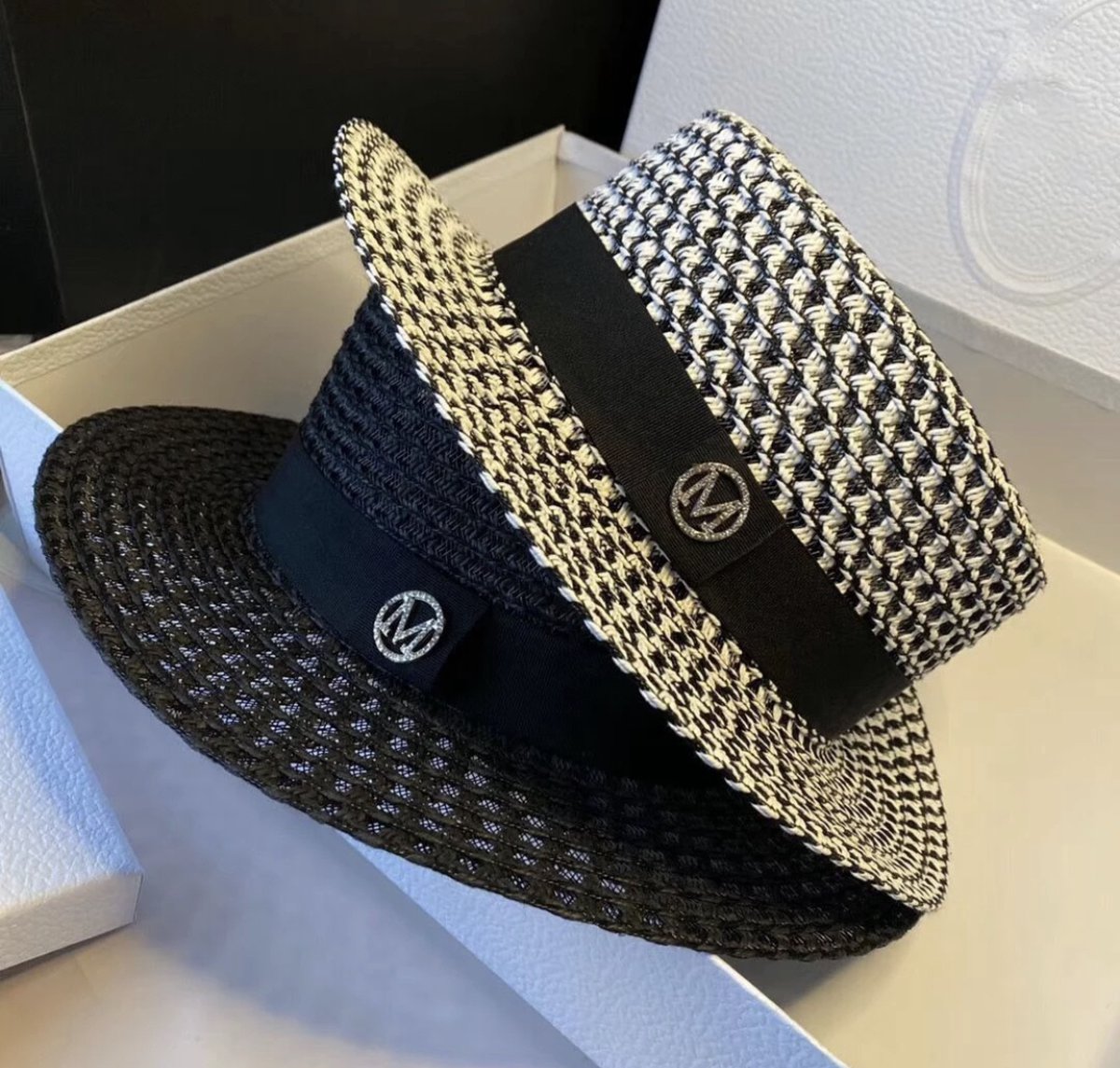 MUA hat black