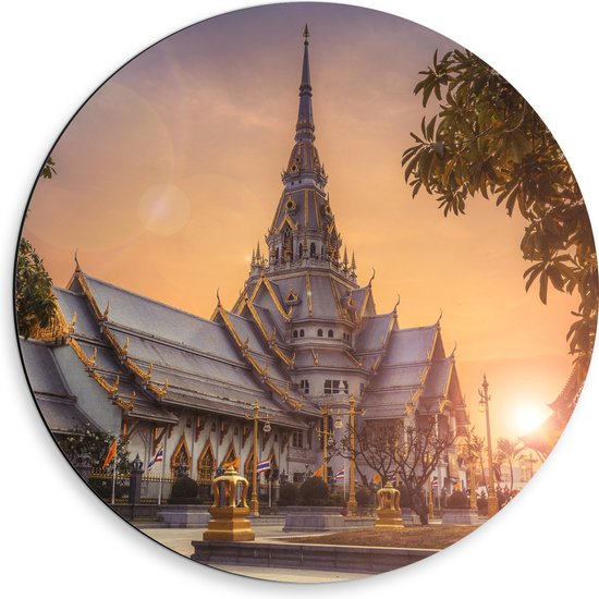 Dibond Muurcirkel - Mooi Kasteel met Zonsondergang in Thailand - 50x50 cm Foto op Aluminium Muurcirkel (met ophangsysteem)