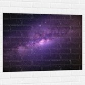 WallClassics - Muursticker - Paarse Gloed over Sterrenhemel in Heelal - 100x75 cm Foto op Muursticker