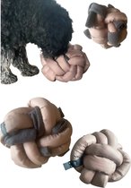 Snuffelbal voor honden in de kleuren taupe en antraciet, Maat 2. Hersenwerk voor honden. MadeByShuko. Snuffelbal - knoopbal - speelbal - snuffelmat - brainwork for dogs - hondenpuzzel - slowfeeder - snuffle ball - honden intelligentie speelgoed