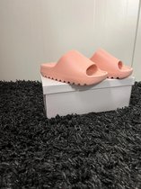 Djay Slipper roze Badslippers Unisex - Verdikte - Lichtgewicht - Super Zacht aan je Voeten - Anti-Slip en Stevig Voetbed - Anti-lawaai maat 39