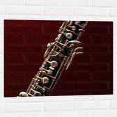 Muursticker - Deel van Zwart met Zilveren Hobo Blaas Instrument - 80x60 cm Foto op Muursticker