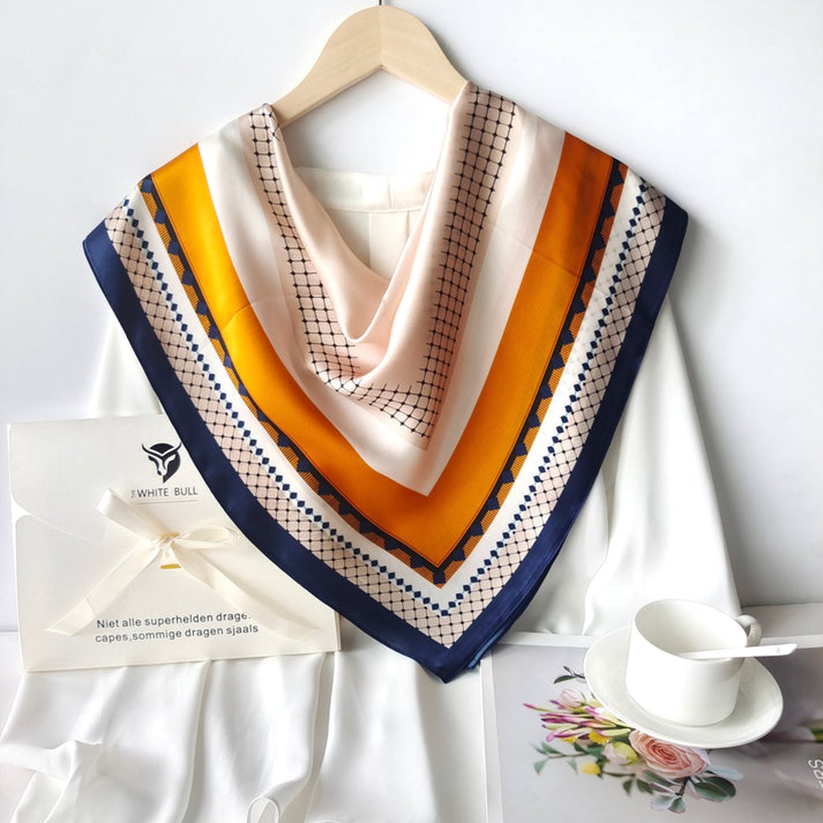 Tangerine Skies- zijden sjaal- Premium topkwaliteit- 100% moerbei- beste geschenk voor dames-70x70cm- Perfect verjaardags- en jubileumcadeau-idee
