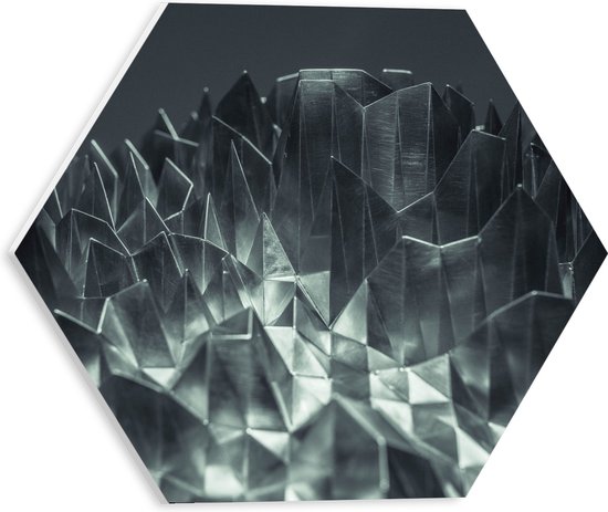PVC Schuimplaat Hexagon - Abstracte IJzeren Pinnen - 30x26.1 cm Foto op Hexagon (Met Ophangsysteem)