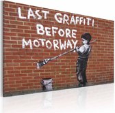 Schilderij - Banksy - Last Graffiti Before Motorway, 40x60cm , wit , bruin , wanddecoratie , premium print op canvas