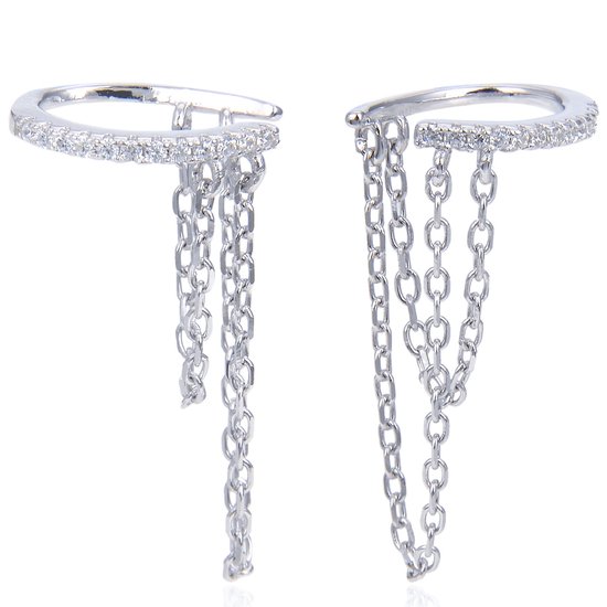 Zilveren ear cuff van 925 zilver, bezet met kleine witte steentjes en bungelende fijne kettingen.