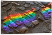 Tuinposter – Regenboog Lichtstralen op Stenen - 120x80 cm Foto op Tuinposter (wanddecoratie voor buiten en binnen)