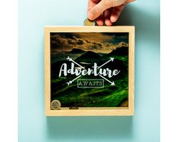 Houten Spaarpot - Adventure Awaits van OOTB