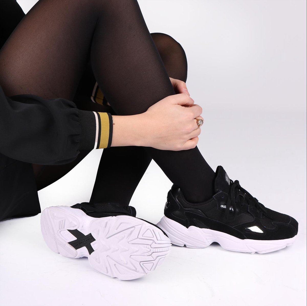 adidas Falcon Dames Sneakers - Core Black/Core Black/Ftwr White - Maat 37  1/3 | bol.com