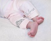 Geboorte pakje met naam - A Princess Is Born | Exclusief baby pakje| Gepersonaliseerd Geboortepakje | Geboortesetje | Babyshower | Cadeau | Gepersonaliseerd kraamcadeau | Babyshower cadeau | Newborn Baby cadeau set | Bedrukte Baby Kleding