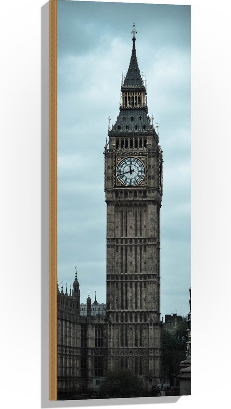 Hout - Big Ben in Londen met Grijze Lucht op Achtergond - 30x90 cm - 9 mm dik - Foto op Hout (Met Ophangsysteem)