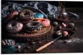 Dibond - Foto van een Plateau vol Verse Donuts - 75x50 cm Foto op Aluminium (Met Ophangsysteem)