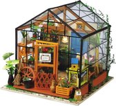 Modelbouw Miniatuur Bouwpakket -Cathy's Flower House - Hout/Papier/Kunststof - 195mm hoog x 175mm breed x 175mm diep - Met Lampje