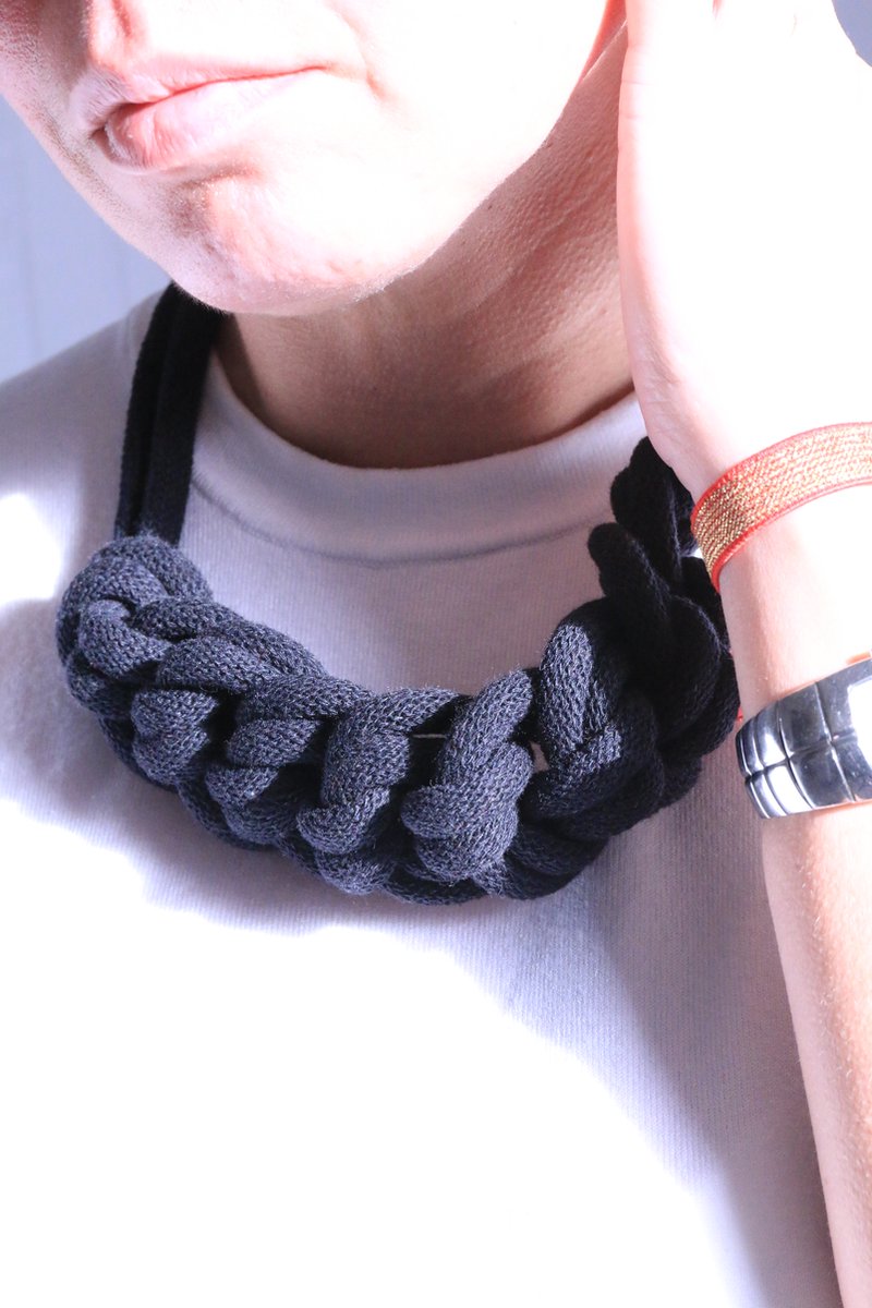 Graceland sandalen met ketting zwart