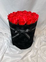 AG Luxurygifts flower box - rozen box - cadeau - velvet - Valentijnsdag - Moederdag - soap roses - liefde - luxe - gift