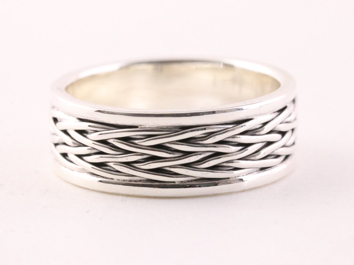 Zware zilveren ring met vlechtmotief - maat 19.5
