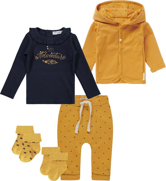Noppies and Dirkje - ensemble de vêtements - 5 pièces - Gilet et pantalon - Ocre jaune avec étoiles - Chemise bleue avec imprimé - Chaussettes 2p - Taille 68