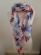 Hele mooie gebloemde sjaal in roze en blauw kleuren met franjes onderaan. Ideaal voor het voorjaar wanneer het nog wat fris is, de sjaal is op meerdere manieren te dragen, de maat