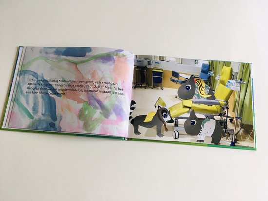 Een open kinderboek met een ziekenhuisbed en kleurrijke tekeningen van eenden