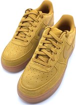 Nike Air Force 1 Sneakers - Maat 35.5 - Unisex - bruin
