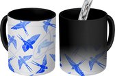 Magische Mok - Foto op Warmte Mokken - Koffiemok - Patroon - Blauw - Vogel - Magic Mok - Beker - 350 ML - Theemok