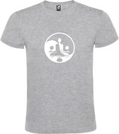 Grijs  T shirt met  print van  "mooie Boeddha in Yin Yang cirkel in meditatiehouding / Zen" print Wit size XXXL