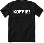 Koffie! | Koffie Kado T-Shirt Heren - Dames | Perfect Verjaardag Cadeau Shirt | Grappige Spreuken - Zinnen - Teksten | Maat S