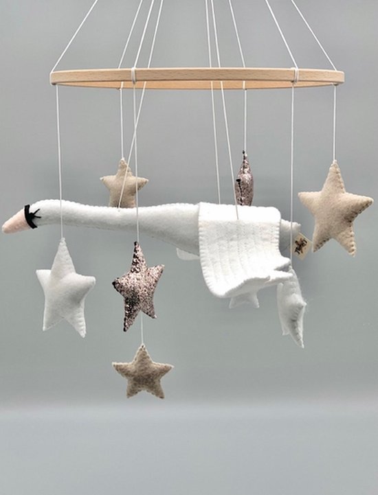 2Stories Mobiel Zwaan | mobiel – handgemaakt – vilt – zwaan – babykamer – kinderkamer – blikvanger – decoratief – bijzonder – wieg – commode -…
