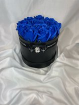 AG Luxurygifts rozen box - flower box - gift - cadeau - soap roses - Valentijnsdag - luxe cadeau - blauw - zwart - Moederdag