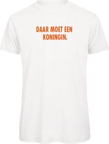 Koningsdag t-shirt wit M - Daar moet een koningin - soBAD. | Oranje shirt dames | Oranje shirt heren | Koningsdag | Oranje collectie