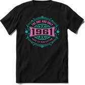 1961 The One And Only | Feest Kado T-Shirt Heren - Dames | Cobalt - Licht Roze | Perfect Verjaardag Cadeau Shirt | Grappige Spreuken - Zinnen - Teksten | Maat S