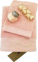 Geborduurde Handdoek en Washandje voor Mama - Zalmroze - WALRA - Moederdag cadeau - Oneindig teken met hartje