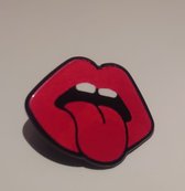 Revers pin lippen met tong kunststof emaille broches