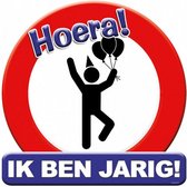 huldeschild jarig karton 50 x 50 rood/wit