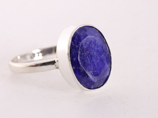 Zilveren ring met blauwe saffier - maat 19