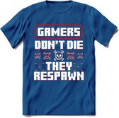 Gamers don't die pixel T-shirt | Rood | Gaming kleding | Grappig game verjaardag cadeau shirt Heren – Dames – Unisex | - Donker Blauw - XL