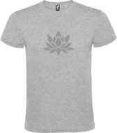 Grijs  T shirt met  print van "Lotusbloem " print Zilver size XL