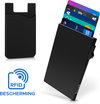 foto van TravelR™️ Pasjeshouder - Pashouder - Creditcardhouder - Kaarthouder - Portemonnee - RFID Beveiliging - Aluminium - Zwart - Incl. Luxe Cadeauverpakking - Incl. Opplakbare Sleeve Voor Cash & Pasjes