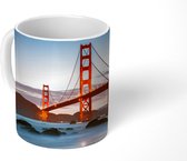 Mok - Golden Gate Bridge met blauwe zonsondergang en blauw water - 350 ML - Beker - Uitdeelcadeautjes