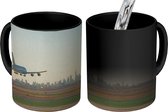 Magische Mok - Foto op Warmte Mok - Vliegtuig land op JFK vliegveld - 350 ML - Uitdeelcadeautjes