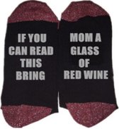 Fun sokken 'If you can read this bring MOM a Glass of Red Wine'