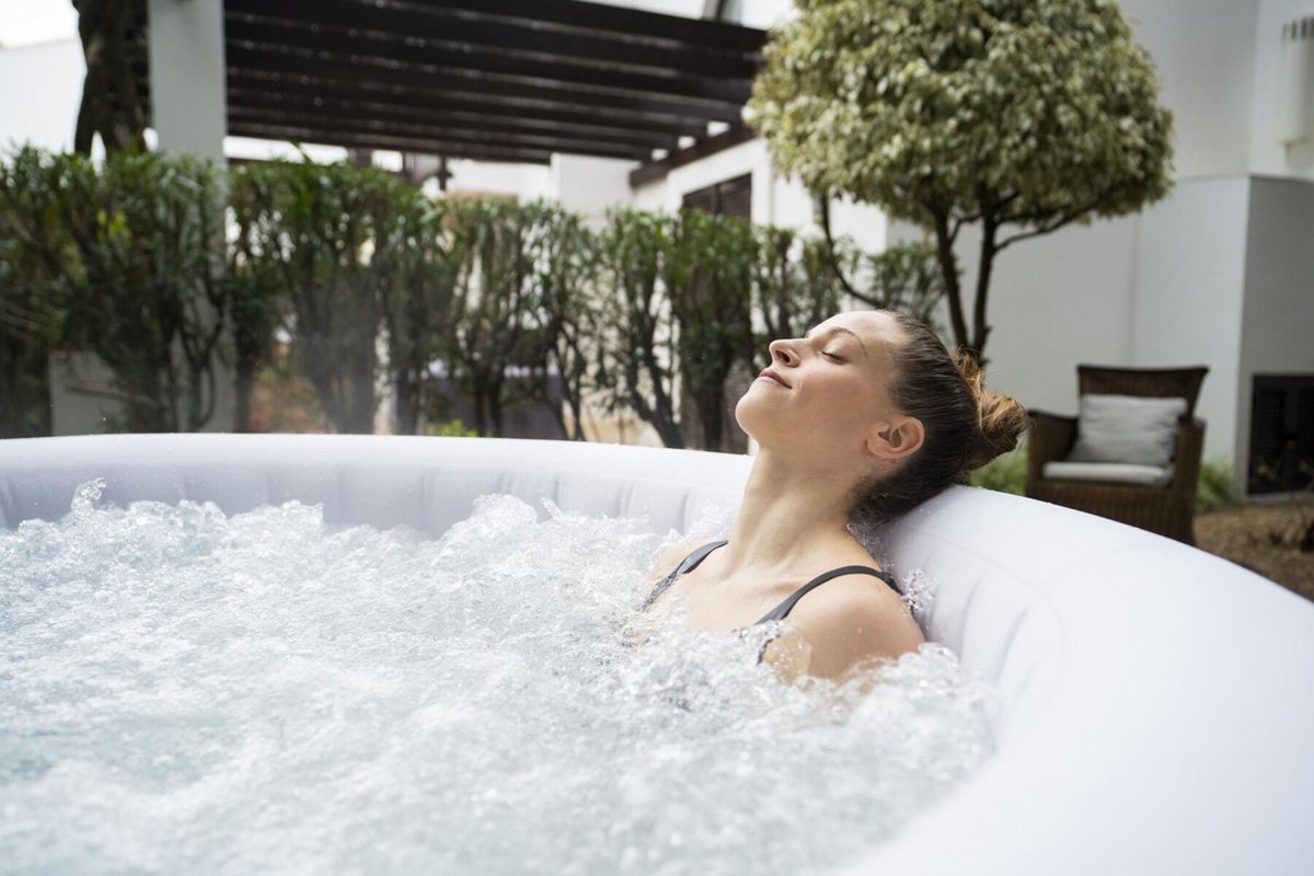 Lay-Z-Spa Fiji AirJet opblaasbare spa - 2 tot 4 personen