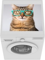 Wasmachine beschermer mat - Een moderne kat met een blauwe bril - Breedte 55 cm x hoogte 45 cm