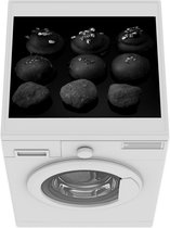 Wasmachine beschermer mat - De chocoladetruffels met versiering - zwart wit - Breedte 55 cm x hoogte 45 cm