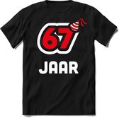 67 Jaar Feest kado T-Shirt Heren / Dames - Perfect Verjaardag Cadeau Shirt - Wit / Rood - Maat L