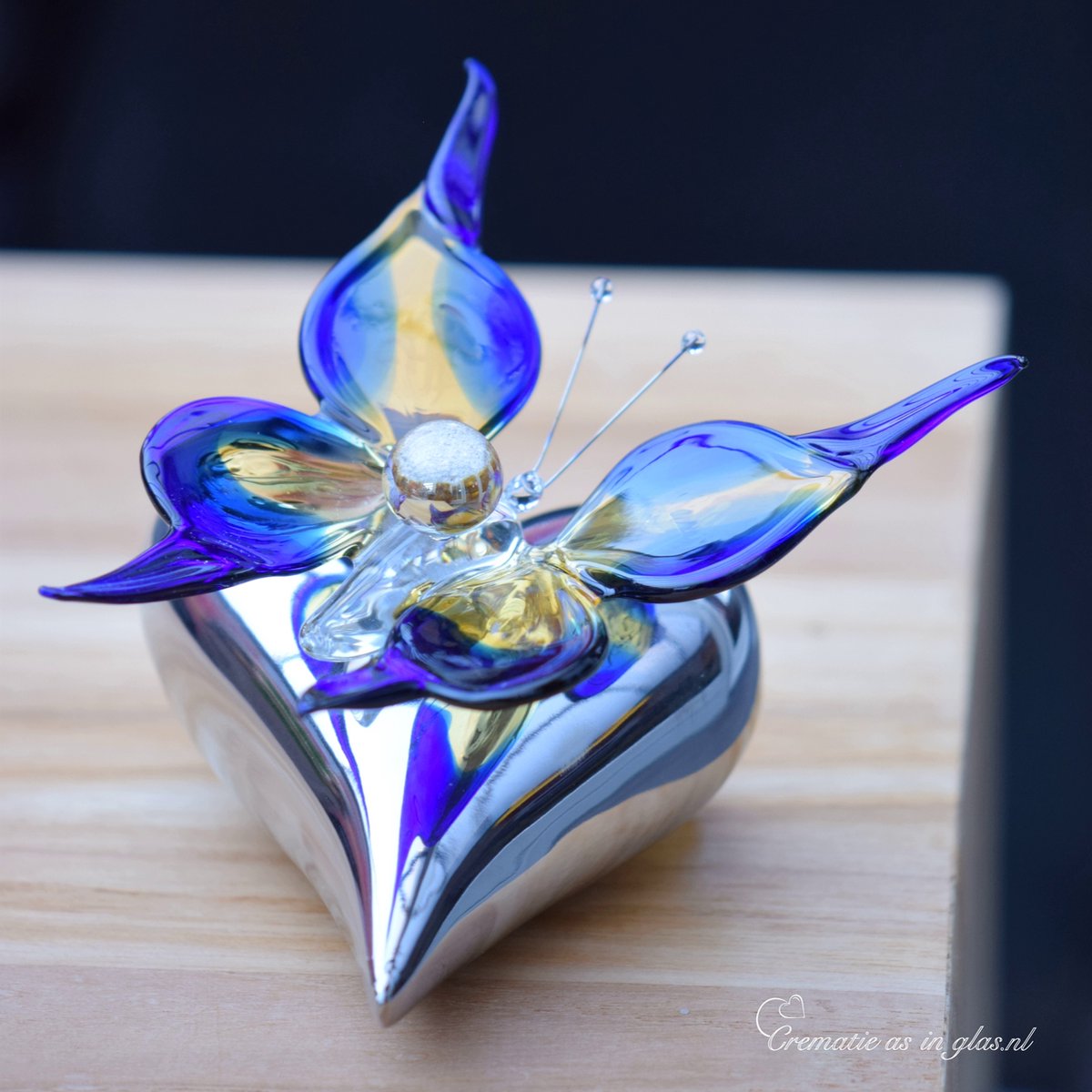 Glasfiber urn | vlinders van parelmoer
