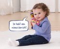 Een jong meisje met een blauwe trui en spijkerbroek met roze telefoon, tekstballon met 'Je hebt een nieuw bericht'.